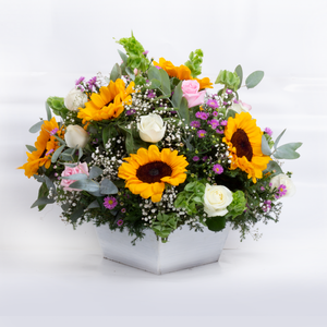 Arreglo de Girasoles y Rosas Blancas
